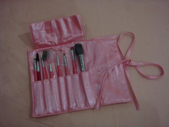 the body shop makeup brushes. Finding the right make up