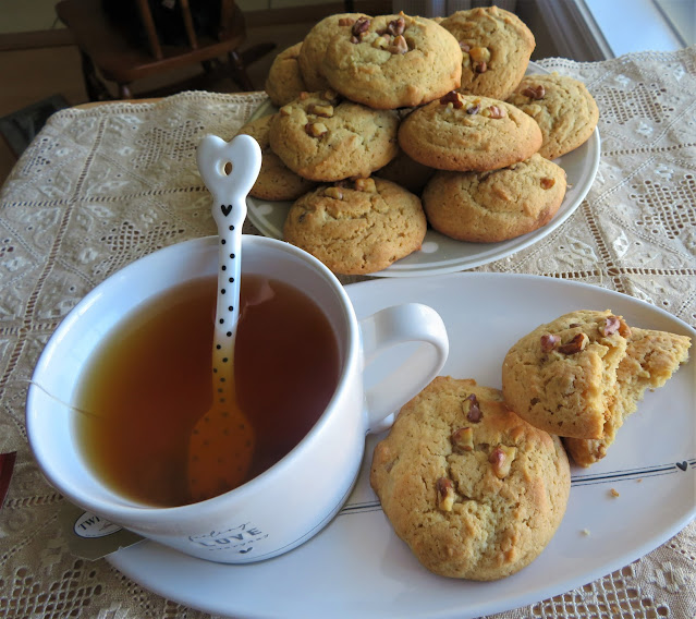 Buttery Maple Walnut Cookies