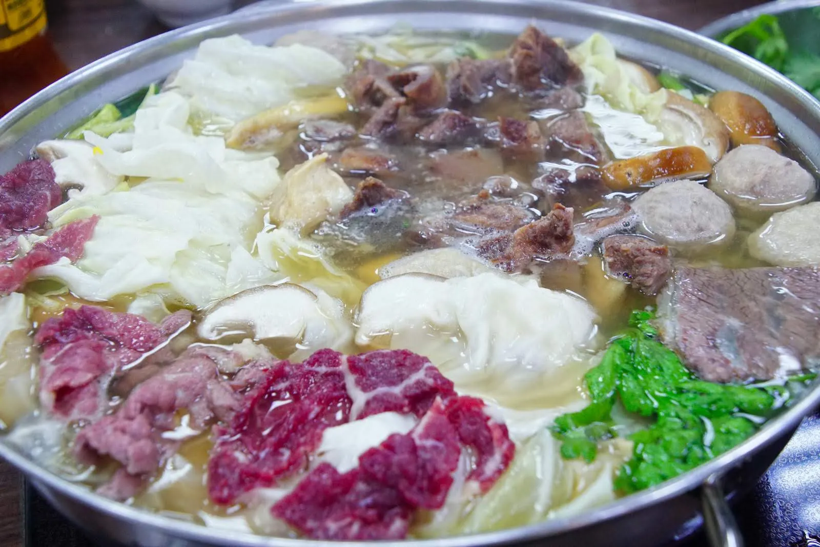 [台南][安平區] 助仔牛肉湯｜牛肉火鍋篇｜原大菜市在地老店｜食記