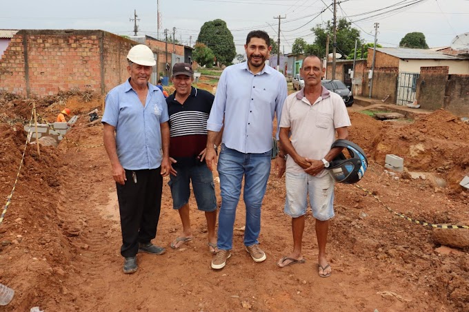 Vereador Márcio Pacele fiscaliza obras de drenagem no bairro Cidade do Lobo