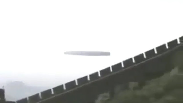 An unimaginable close encounter with a UFO at the Great Wall Of China.