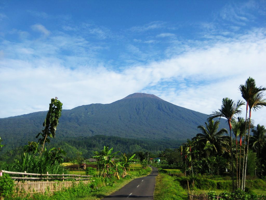 PAGUYUBAN LINGGAMAS FESTIVAL GUNUNG SLAMET 