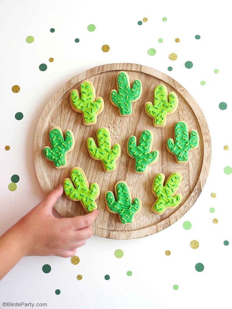 Recette Cookies Sablés au Format de Cactus - recette facile pour une fête estivale ou une goûter d'anniversaire de lama! by BirdsParty.com @birdsparty #cactus #sablescactus #cookies #cookiescactus #recette