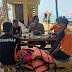 Sambangi Pengunjung, Anggota Polsek Panggarangan Gelar Patroli Dialogis di Objek Wisata Pantai Kalapa Warna