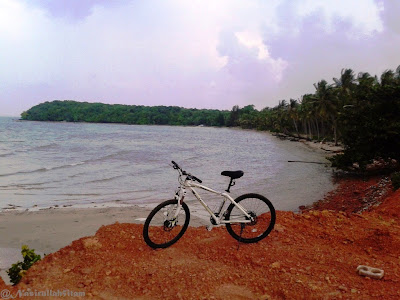 Sepedanya narsis dibeberapa sudut pantai