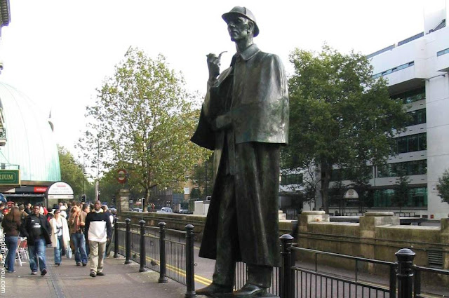 Monument to Sherlock Holmes in London