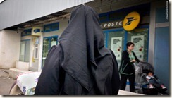 t1larg.burqa.2009.gi.afp