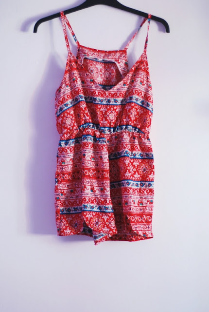 http://www.romwe.com/Red-Spaghetti-Strap-V-Neck-Floral-Jumpsuit-p-117586-cat-685.html#_=_?utm_source=pomaranczowa-pomarancz.blogspot.com&utm_medium=blogger&url_from=pomaranczowa-pomarancz#_=_