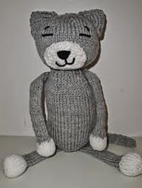 http://www.ravelry.com/patterns/library/amineko-knit-cat