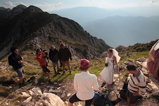 Turisti in Piatra Craiului, Trash the dress