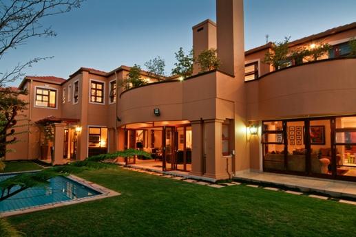 Spectacular Cluster Mansion Luxury in River Club Sandton 