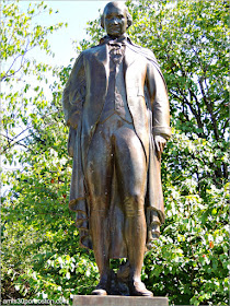 Escultura de Ira Allen en la Universidad de Vermont, Burlington