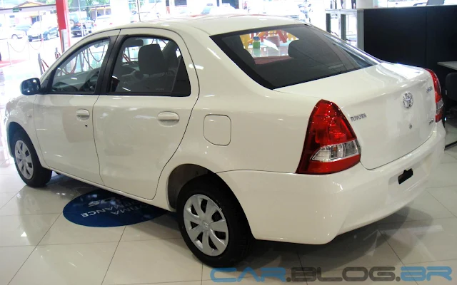 carro Etios sedan Toyota