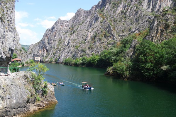 macédoine road trip canyon matka