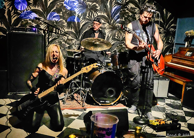 Sunshine Nightmare at Young Ethel's on April 8 (photograph by Alan Rand)