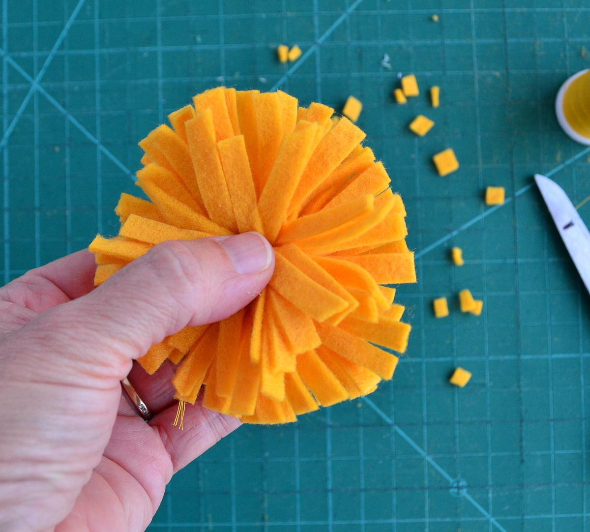 How to felt pom-poms and what to use them for by ARNE & CARLOS
