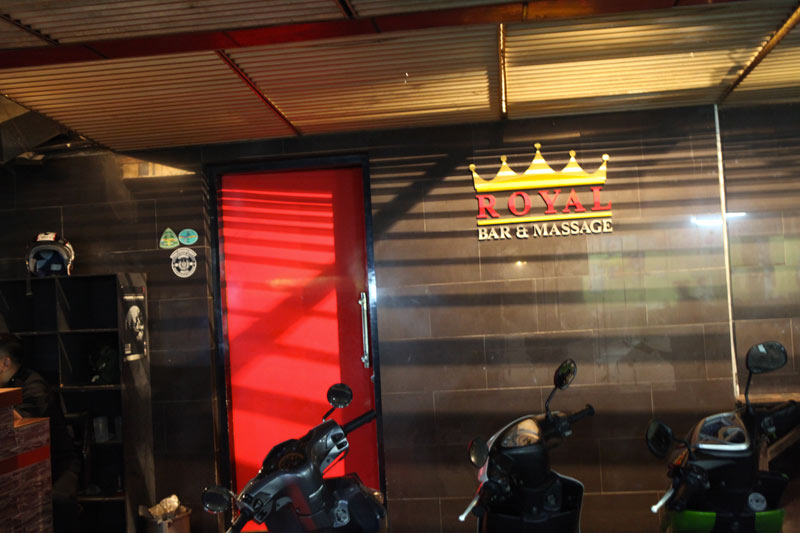 Royal Pub (Mangga Besar)  Jakarta100bars Nightlife 