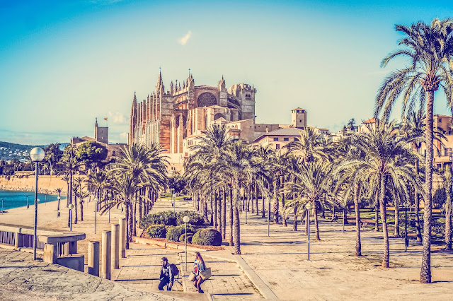 When a holiday to Mallorca is cheaper than a caravan in bamburgh, travel, mandy charlton photography blog, cheap travel, last minute deals, palma de mallorca