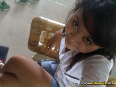 pocongggg.blogspot.com - Foto Cewek SMA Sexy Pamer Paha Mulus