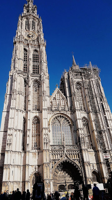 Zapytacie co warto zwiedzić w Antwerpii - odpowiadamy Katedrę.