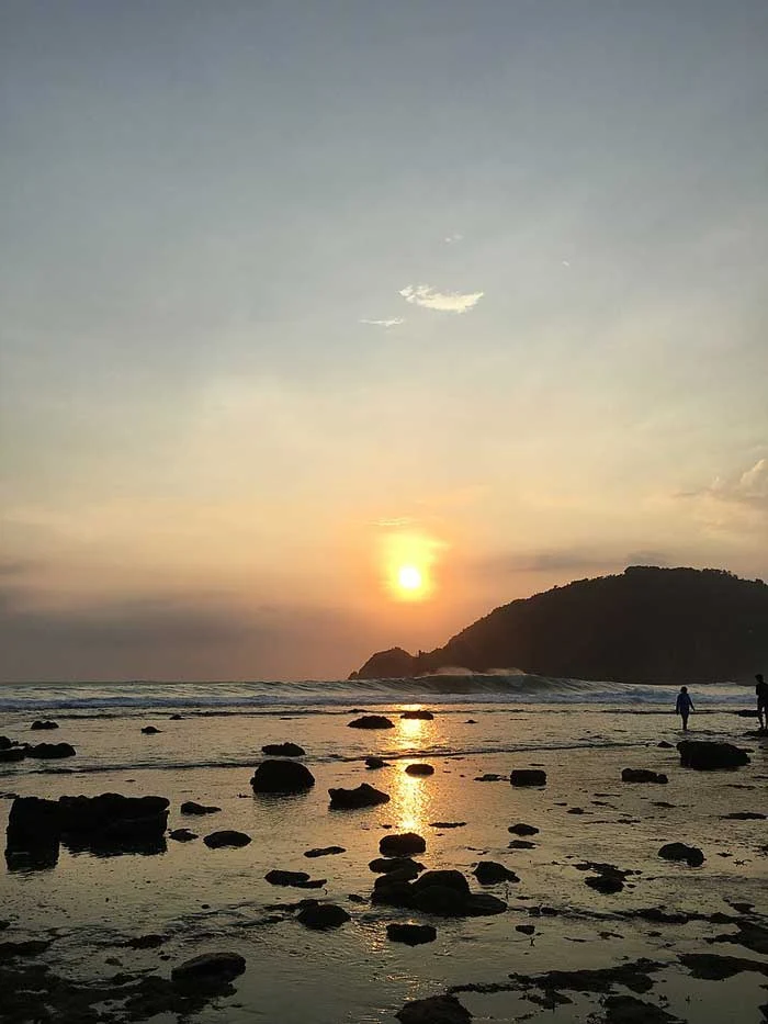 Harga Tiket Masuk Pantai Wedi Ombo Jogja