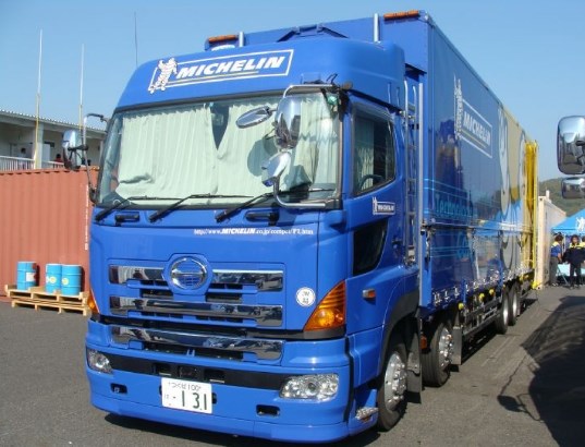 truk box tronton HINO 700