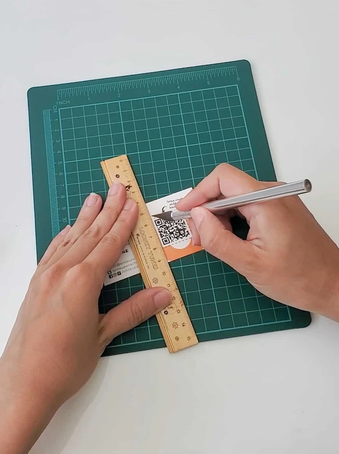 DIY Gauge Swatch Ruler using a Business Card