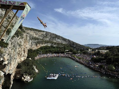 Red Bull Cliff Diving Seen On coolpicturesgallery.blogspot.com