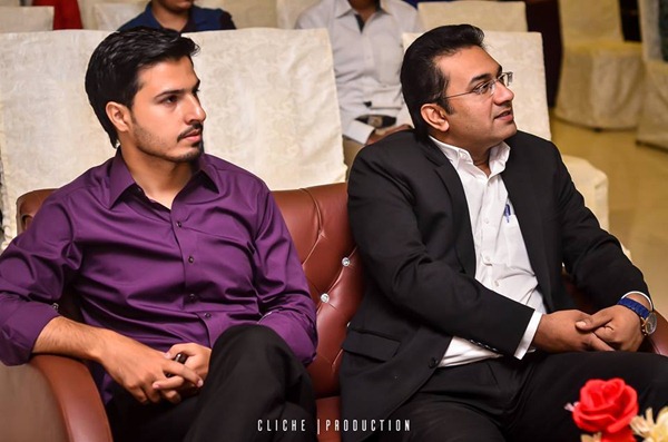 Blogger Mohammad Mustafa Ahmedzai with Shahzad Khan of ARY NEWS