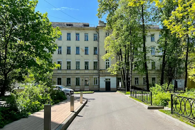 Каланчёвская улица, дворы, жилой дом 1906 года постройки