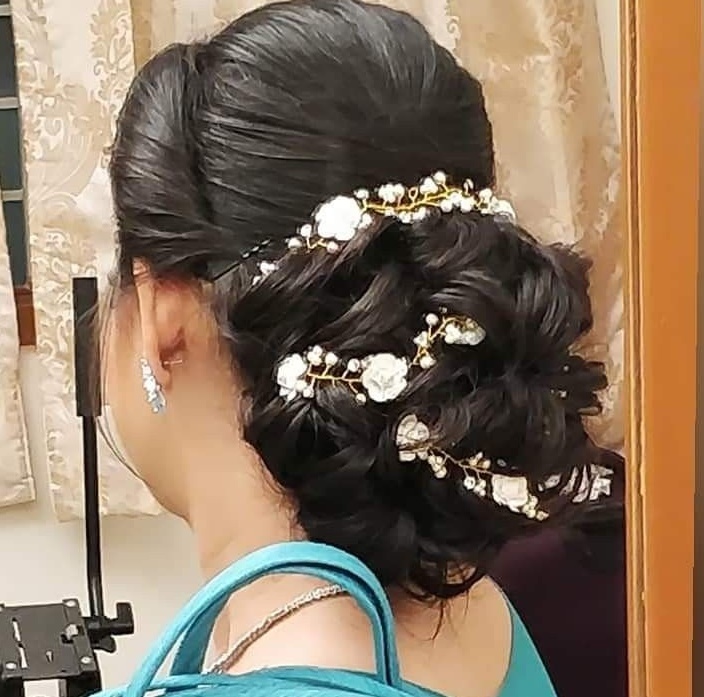 easy hairstyle for saree look || simple hairstyle || juda hairstyle || bun  hairstyle || hairstyle - YouTube