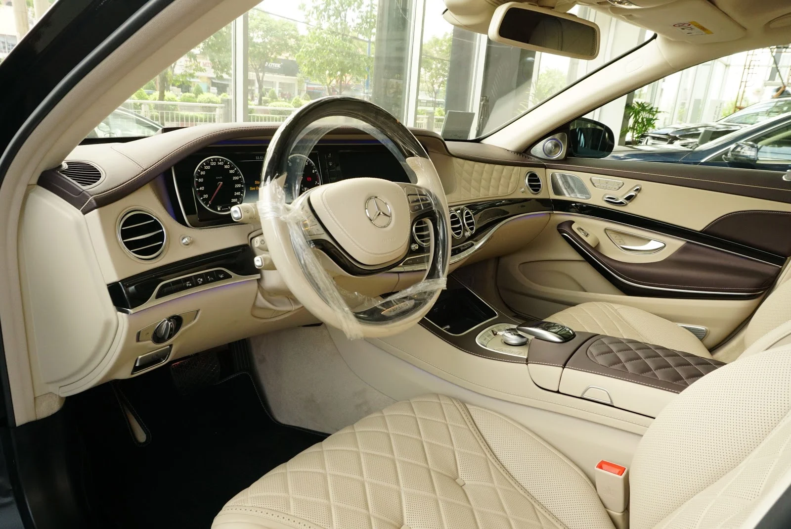 Mercedes Benz S600 Maybach