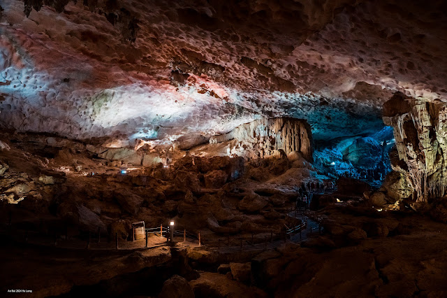 Sung Sot cave in Ha Long Bay