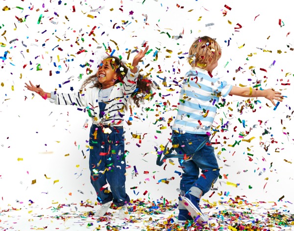 20+ WAYS TO CELEBRATE THE NEW YEAR WITH KIDS- great ideas!  PIN!  #newyearseveactivitiesforkids