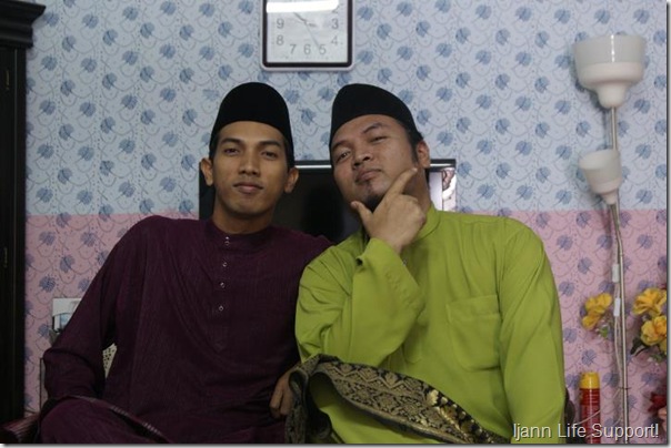 Gaya bujangan anak Pak Marjuki!