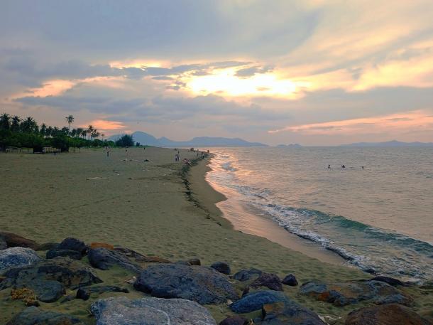 Pantai Alue Naga