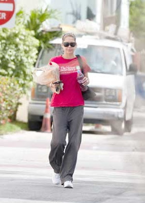 Anna Kournikova Gym Going Pics