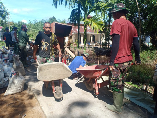 Pagi yang Cerah dan Sambutan Hangat Satgas TMMD Ke-111 Sangat Bersemangat Saat Mendorong Arco