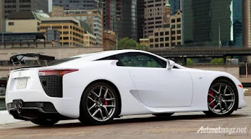 Mobil Lexus LFA