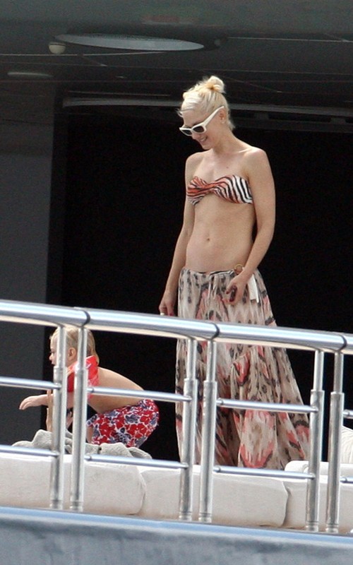 Gwen Stefani bikini