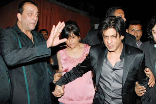 Shahrukh-Khan-beating-Farah-Khan-husband-Shirish-Kunder