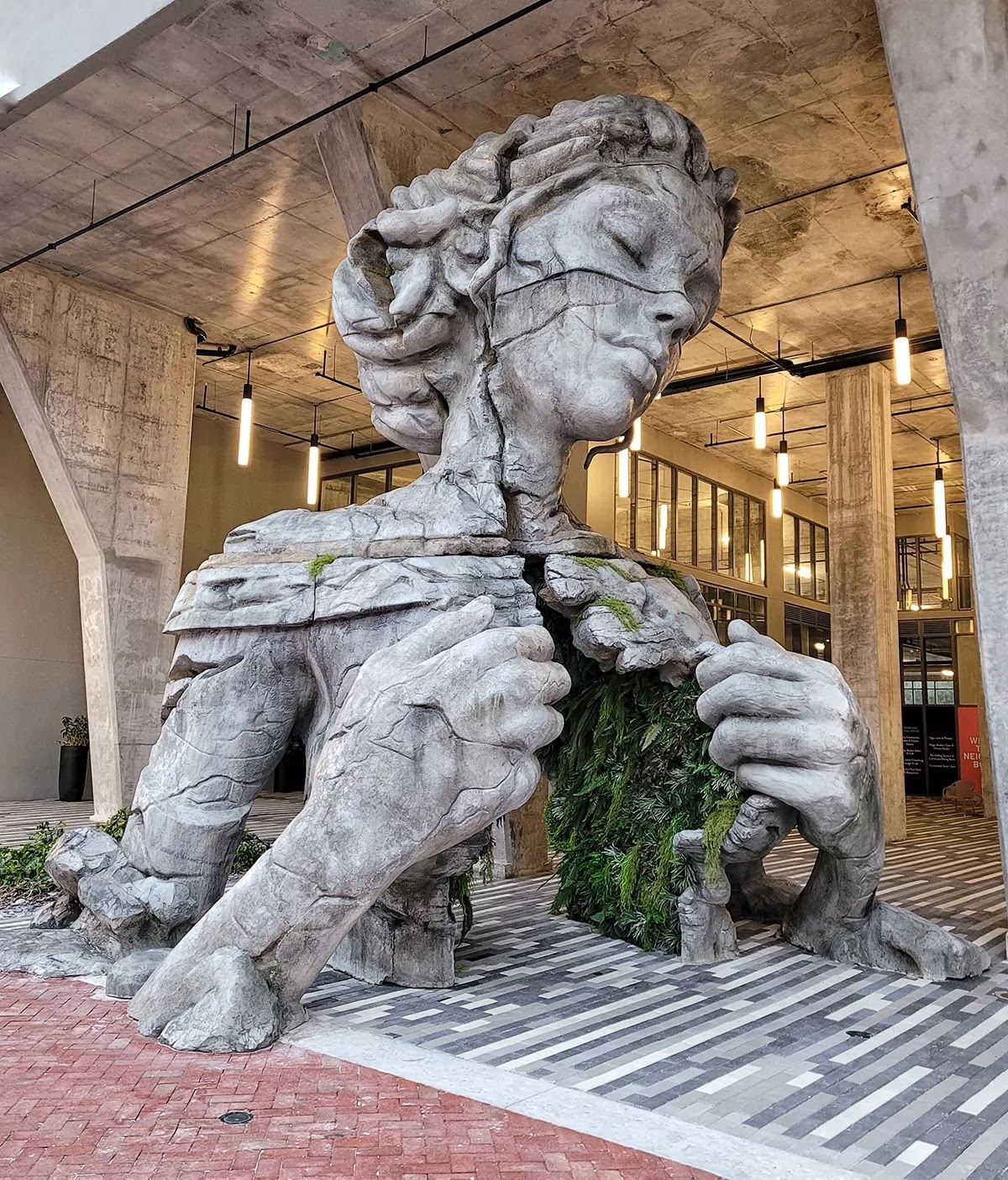 Amazing Giant Sculpture In Fort Lauderdale Stands As A Symbol Of Hope After The Year Of 2020