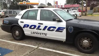Lafayette Parish Courthouse with police presence