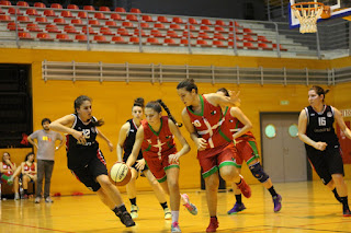 Partido de baloncesto entre el Ausarta Barakaldo Est y el Araba