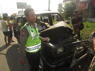 Seruduk Minibus, Kijang Ringsek