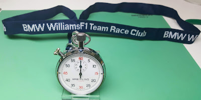 Fit a “BMW WilliamsF1 Team Race Club” neck strap