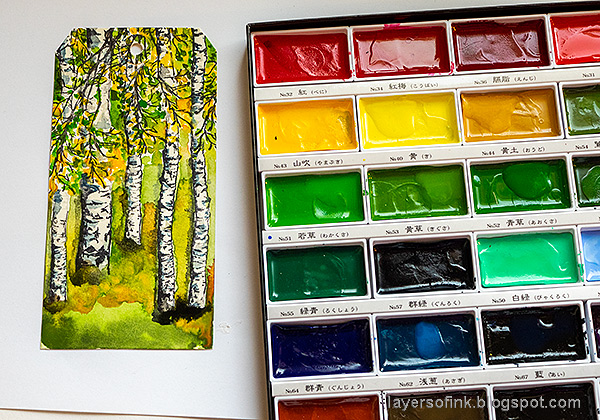 Layers of ink - Birch Forest Watercolor Tag Tutorial by Anna-Karin Evaldsson. Watercolor with Zig Kuretake Gansai Tambi.