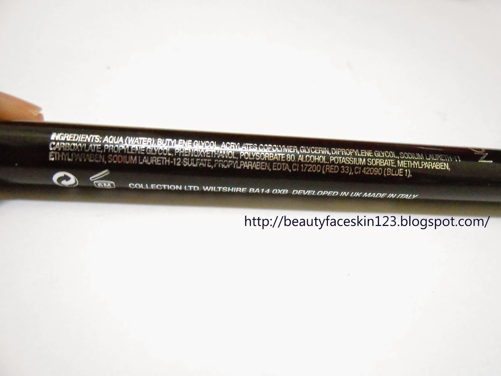 COLLECTION COSMETICS EXTREME 24HOUR FELT TIP LINER