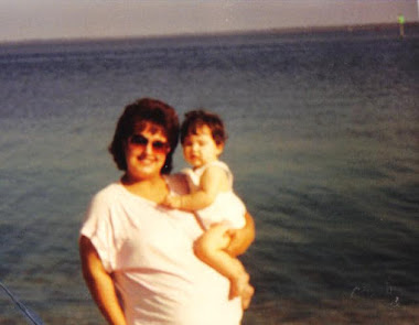 Lory Geada Gonzalez Con Darlene en La Playa Mayo 13 de 1990, Yo Estoy Casada Con Aramis Gonzalez