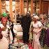 Women at the villa are happy on news of PMB's arrival (photo)